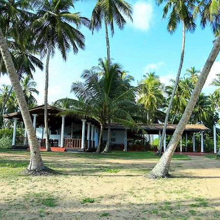 Darwins Beach Resort Tangalle Bagian luar foto