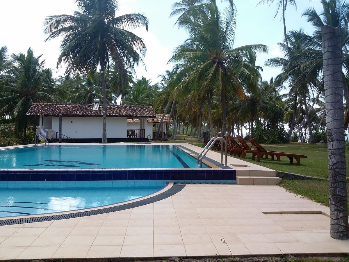 Darwins Beach Resort Tangalle Bagian luar foto