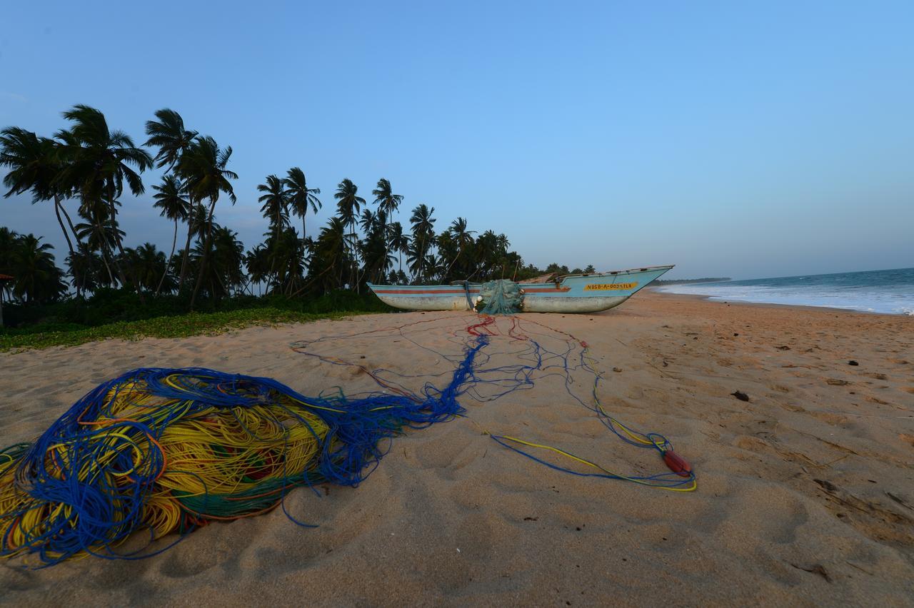 Darwins Beach Resort Tangalle Bagian luar foto