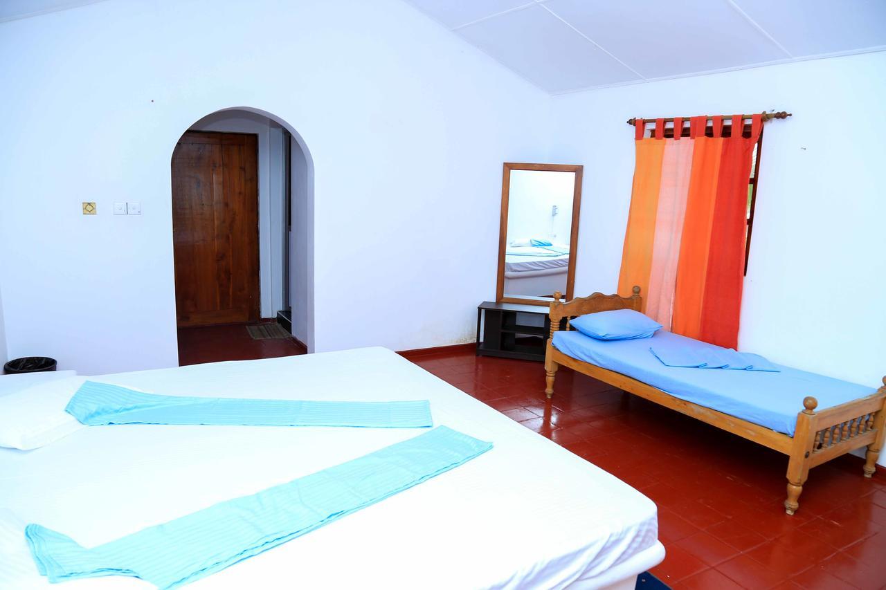 Darwins Beach Resort Tangalle Bagian luar foto