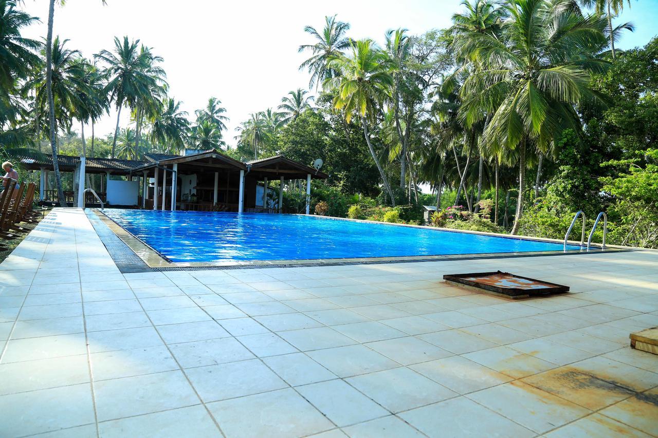 Darwins Beach Resort Tangalle Bagian luar foto