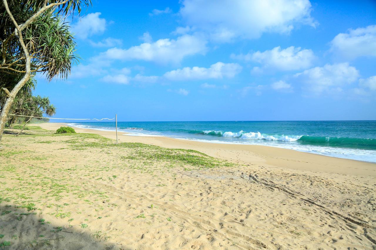 Darwins Beach Resort Tangalle Bagian luar foto