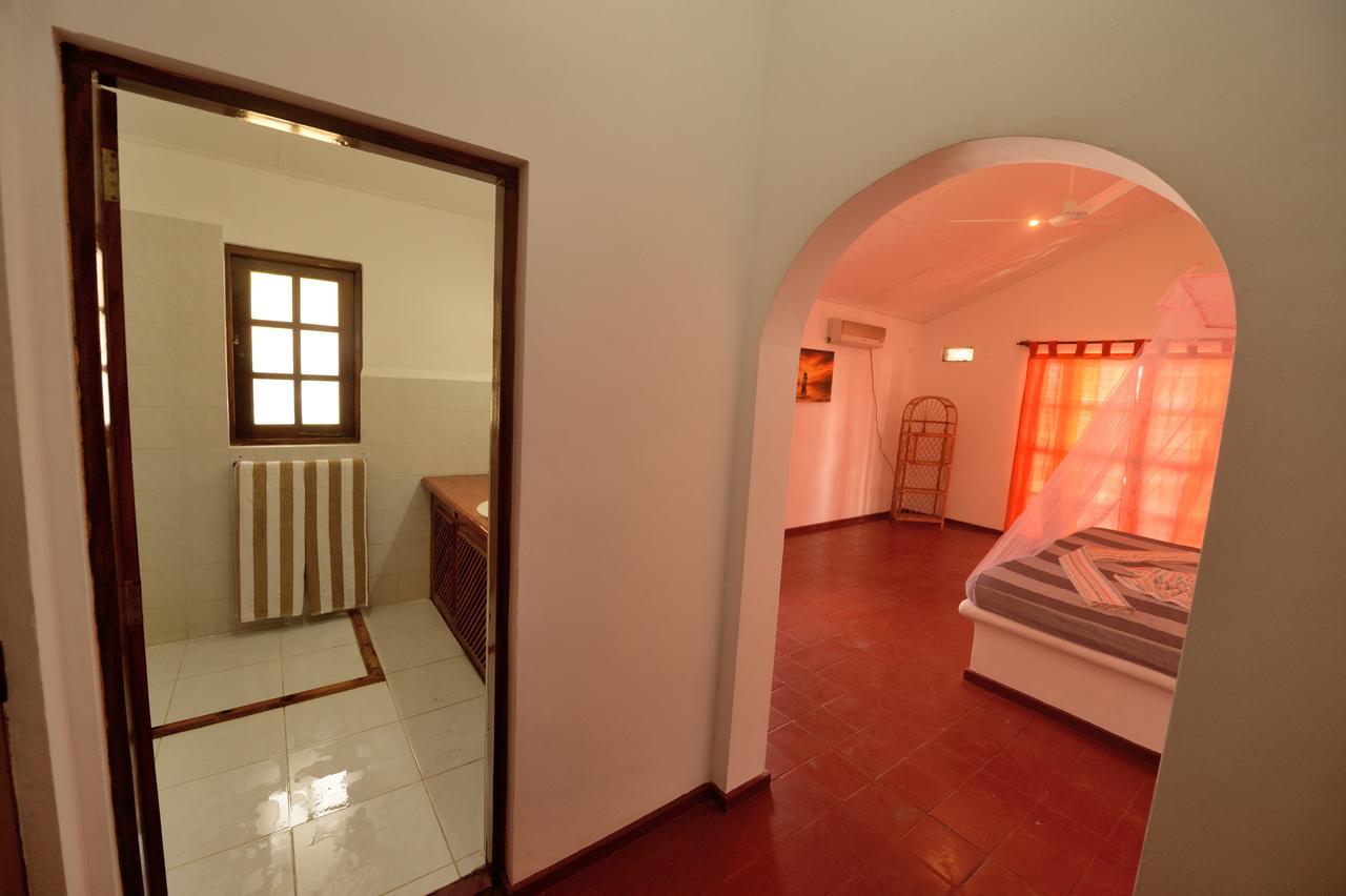 Darwins Beach Resort Tangalle Bagian luar foto