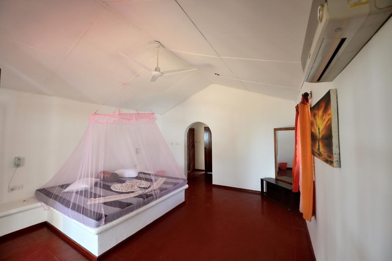 Darwins Beach Resort Tangalle Bagian luar foto