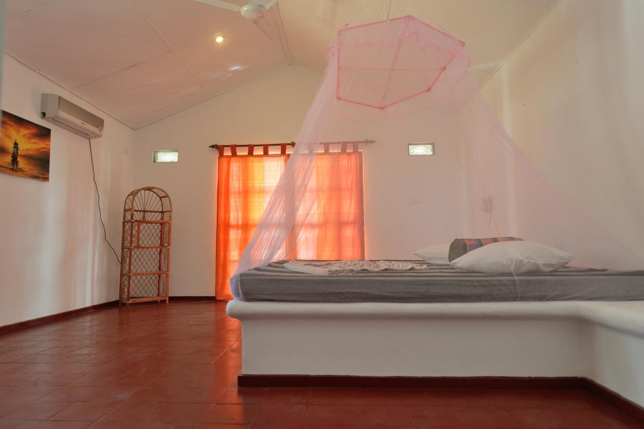 Darwins Beach Resort Tangalle Bagian luar foto