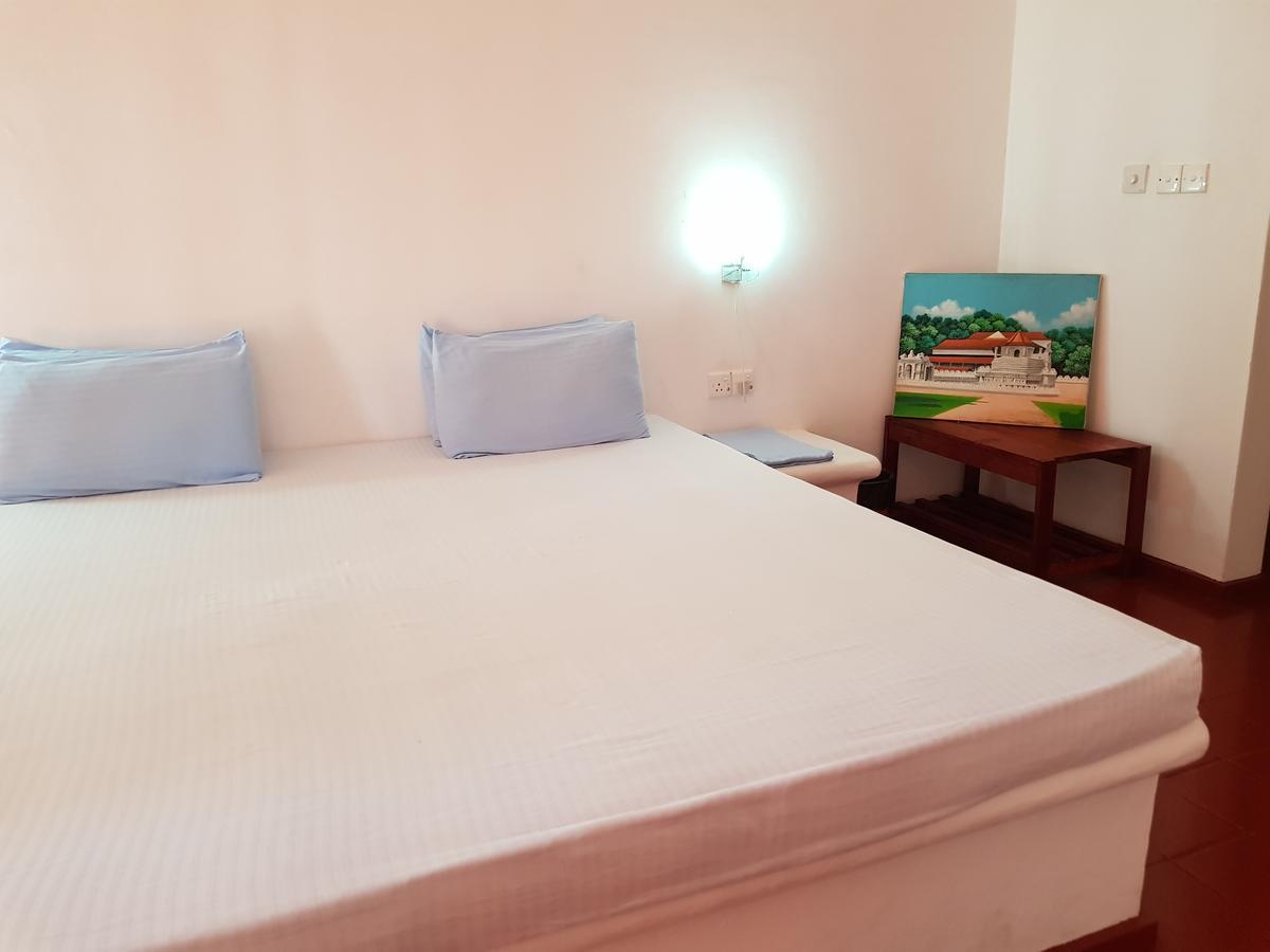 Darwins Beach Resort Tangalle Bagian luar foto