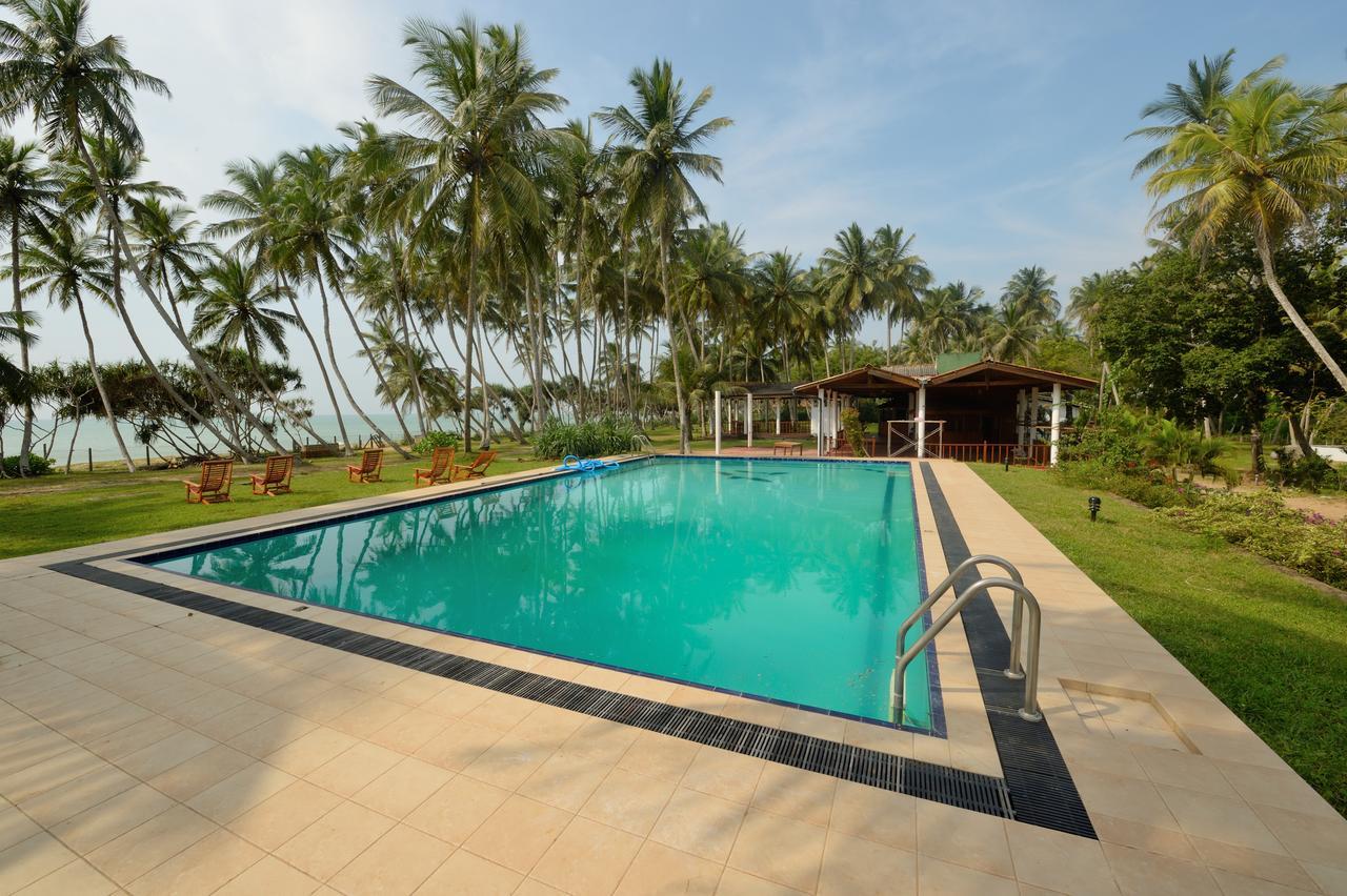 Darwins Beach Resort Tangalle Bagian luar foto